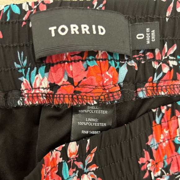 Torrid boho palazo open front pants with sewn in shorts EUC - Picture 3 of 6